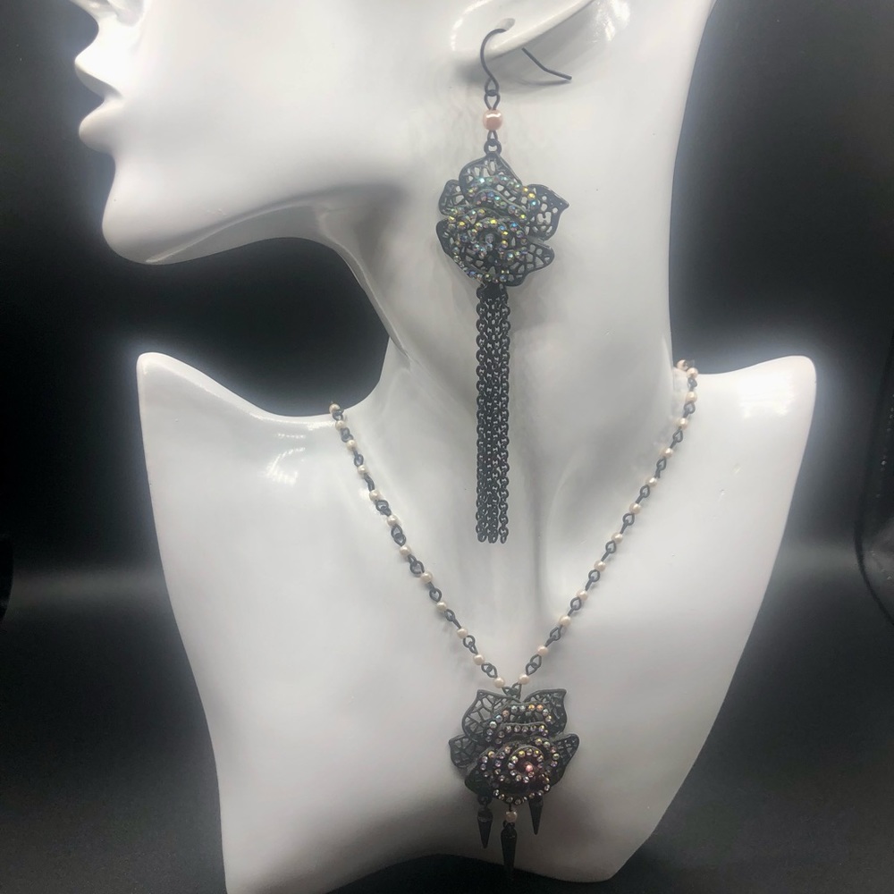 Guess Rhinestone Flower-Themed Necklace and Earring Set (New!)
